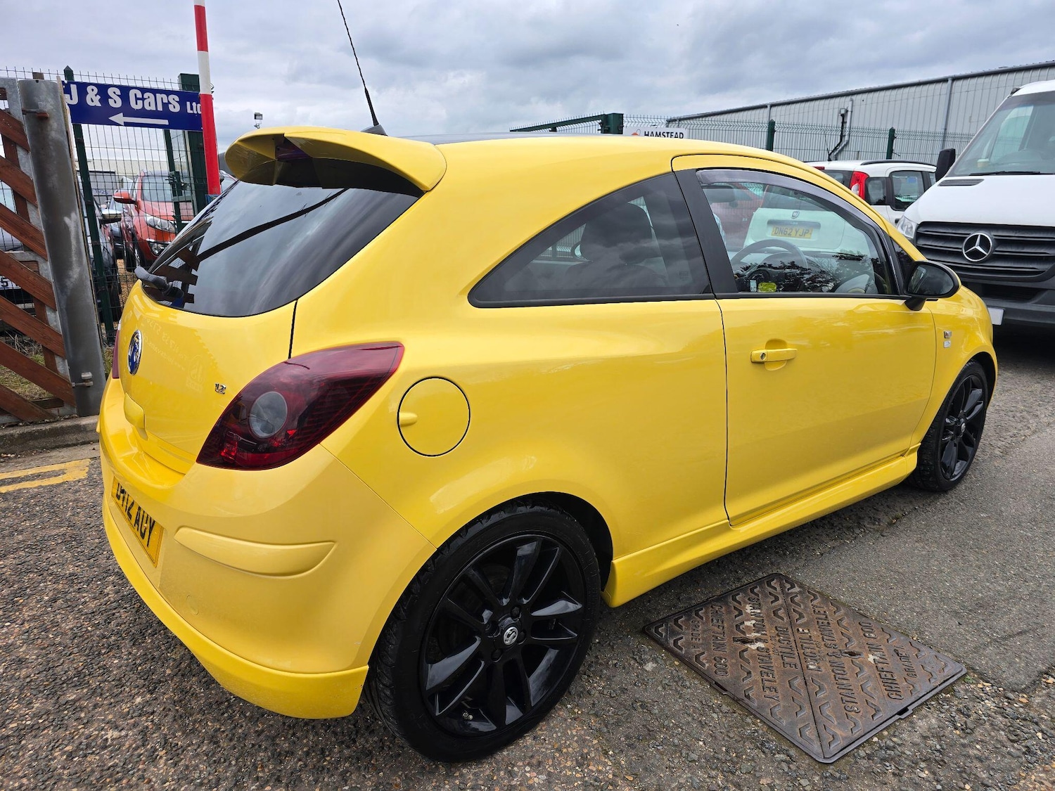 Used Vauxhall Corsa 2012 for sale - 76703706: Photo 3