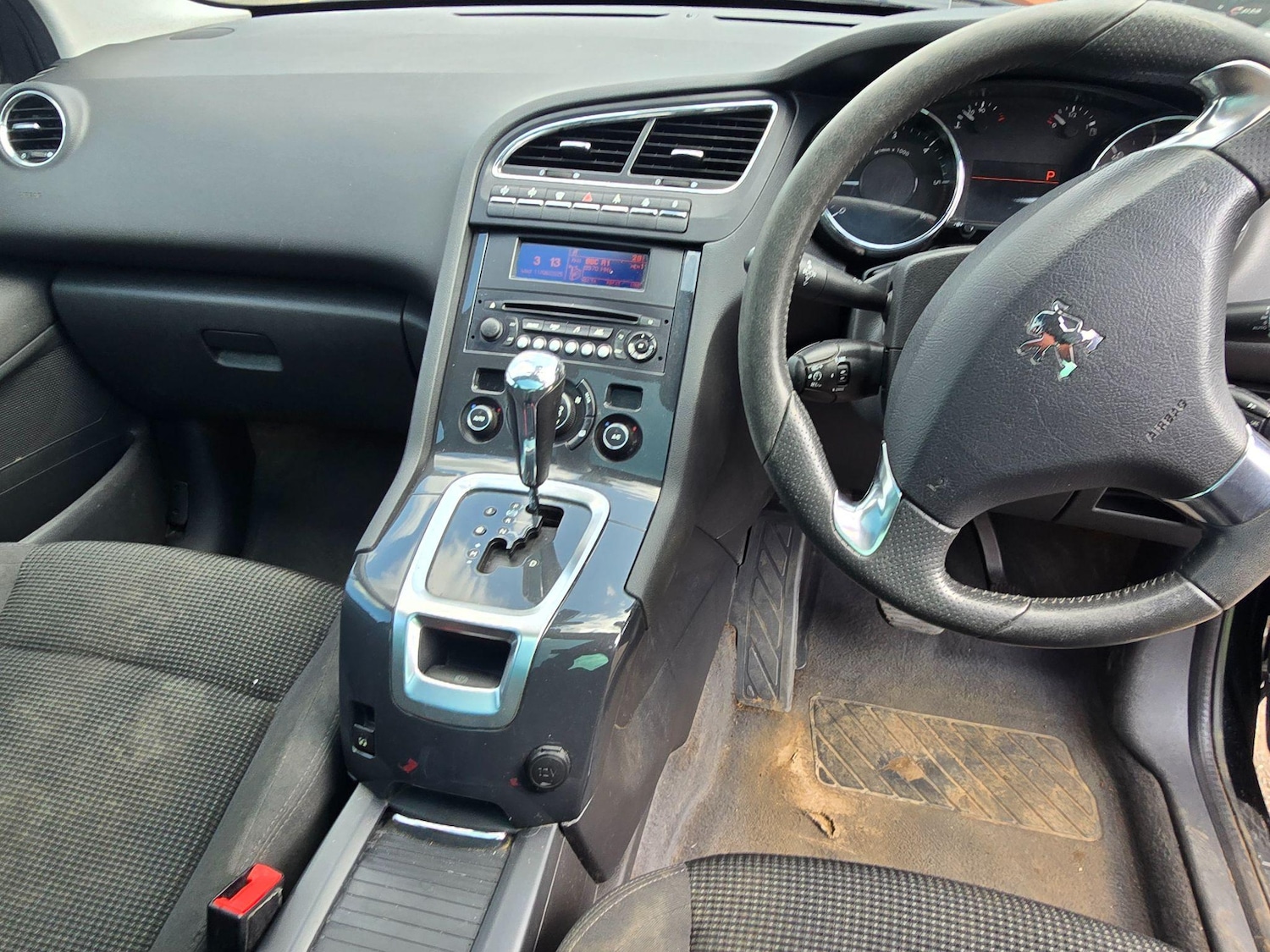 Used Peugeot 5008 2013 for sale - 76994382: Photo 11