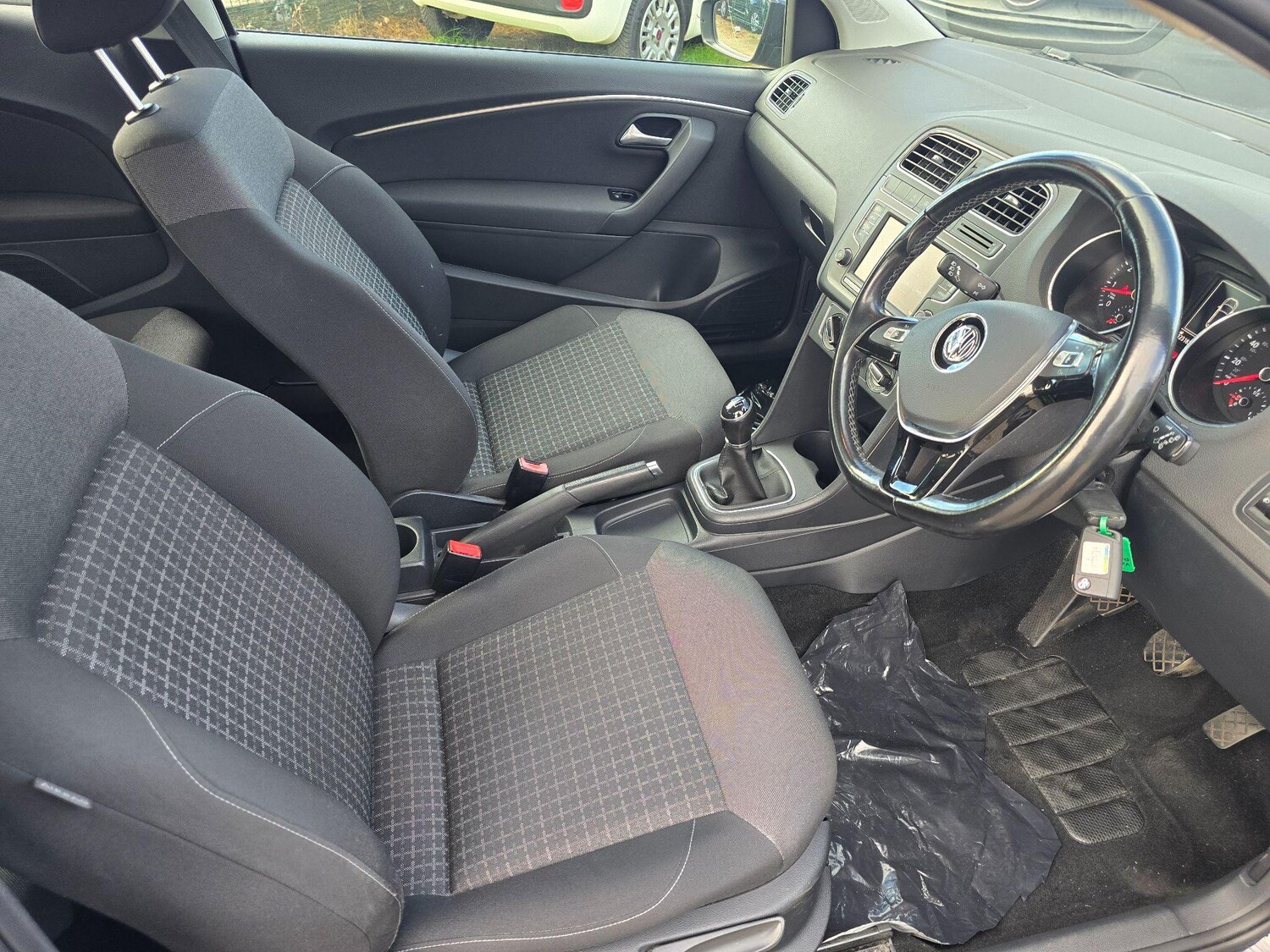 Used Volkswagen Polo 2015 for sale - 76703677: Photo 10