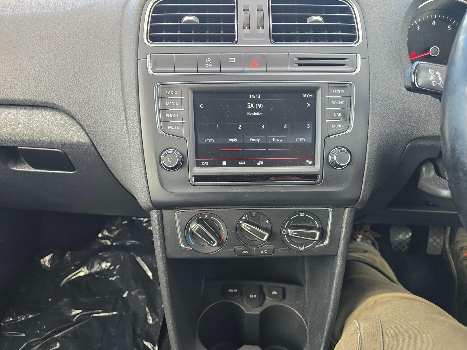 Used Volkswagen Polo 2015 for sale - 76703677: Photo 17