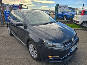 Used Volkswagen Polo 2015 for sale - 76703677: Photo