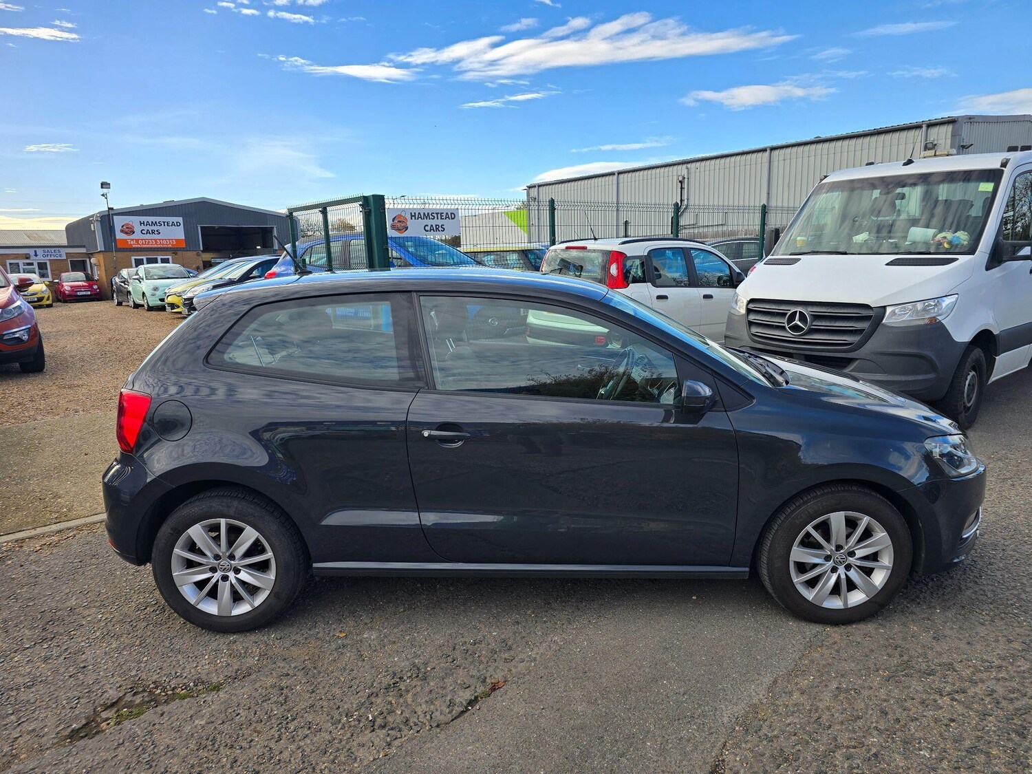 Used Volkswagen Polo 2015 for sale - 76703677: Photo 2