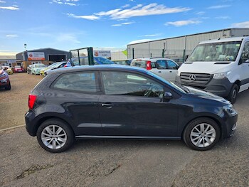 Used Volkswagen Polo 2015 for sale - 76703677: Photo