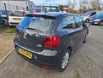 Used Volkswagen Polo 2015 for sale - 76703677: Photo