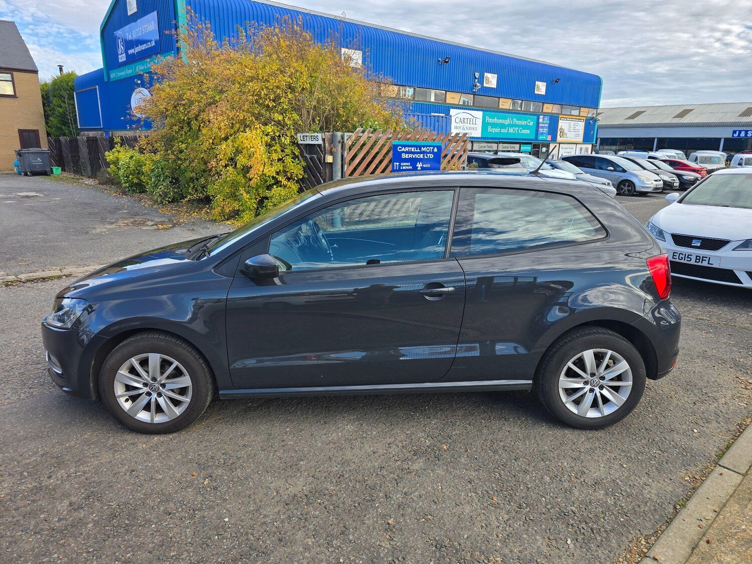 Used Volkswagen Polo 2015 for sale - 76703677: Photo 6