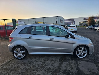 Used Mercedes-Benz B Class 2011 for sale - 77440664: Photo