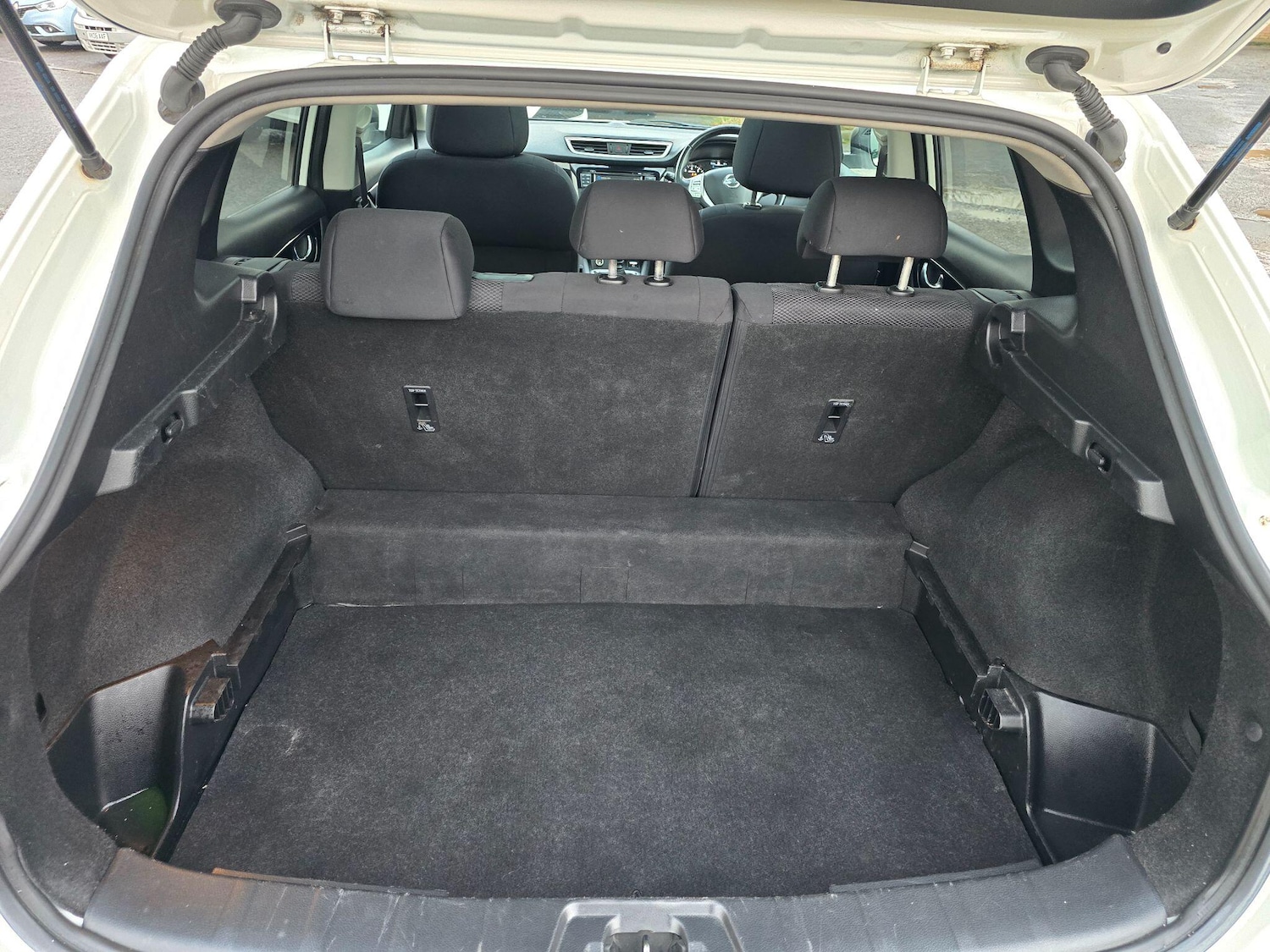 Used Nissan Qashqai 2015 for sale - 77015510: Photo 11