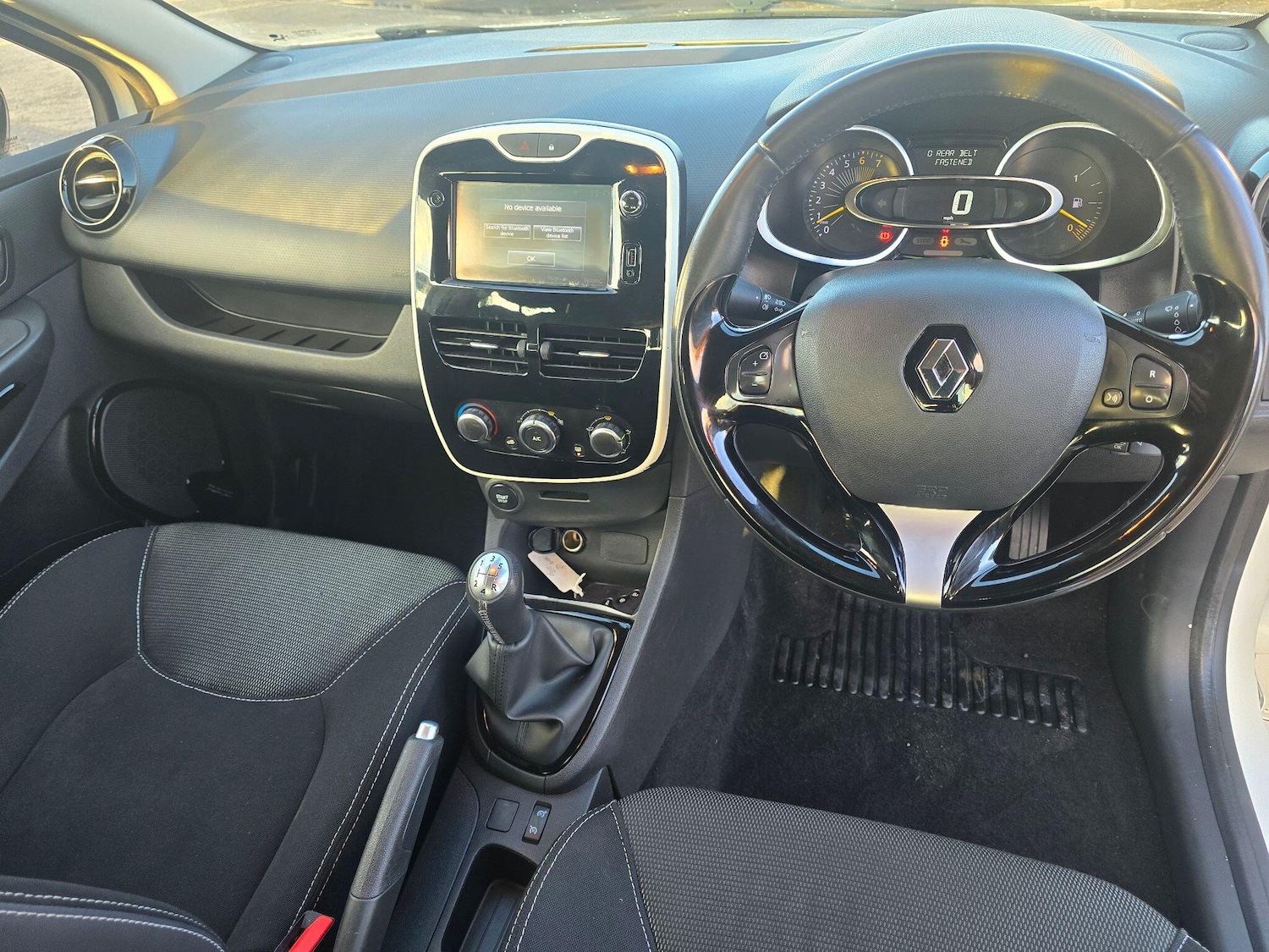 Used Renault Clio 2015 for sale - 77455307: Photo 11