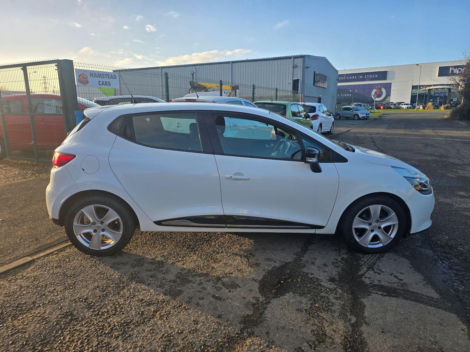 Used Renault Clio 2015 for sale - 77455307: Photo 2