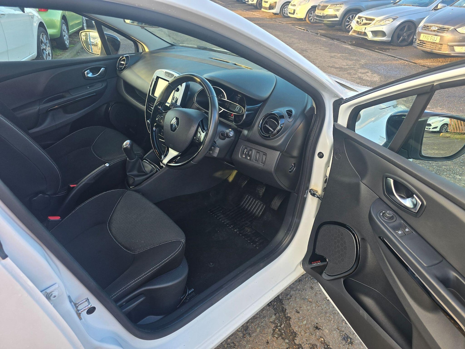 Used Renault Clio 2015 for sale - 77455307: Photo 9