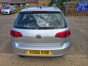 Used Volkswagen Golf 2017 for sale - 79540634: Photo