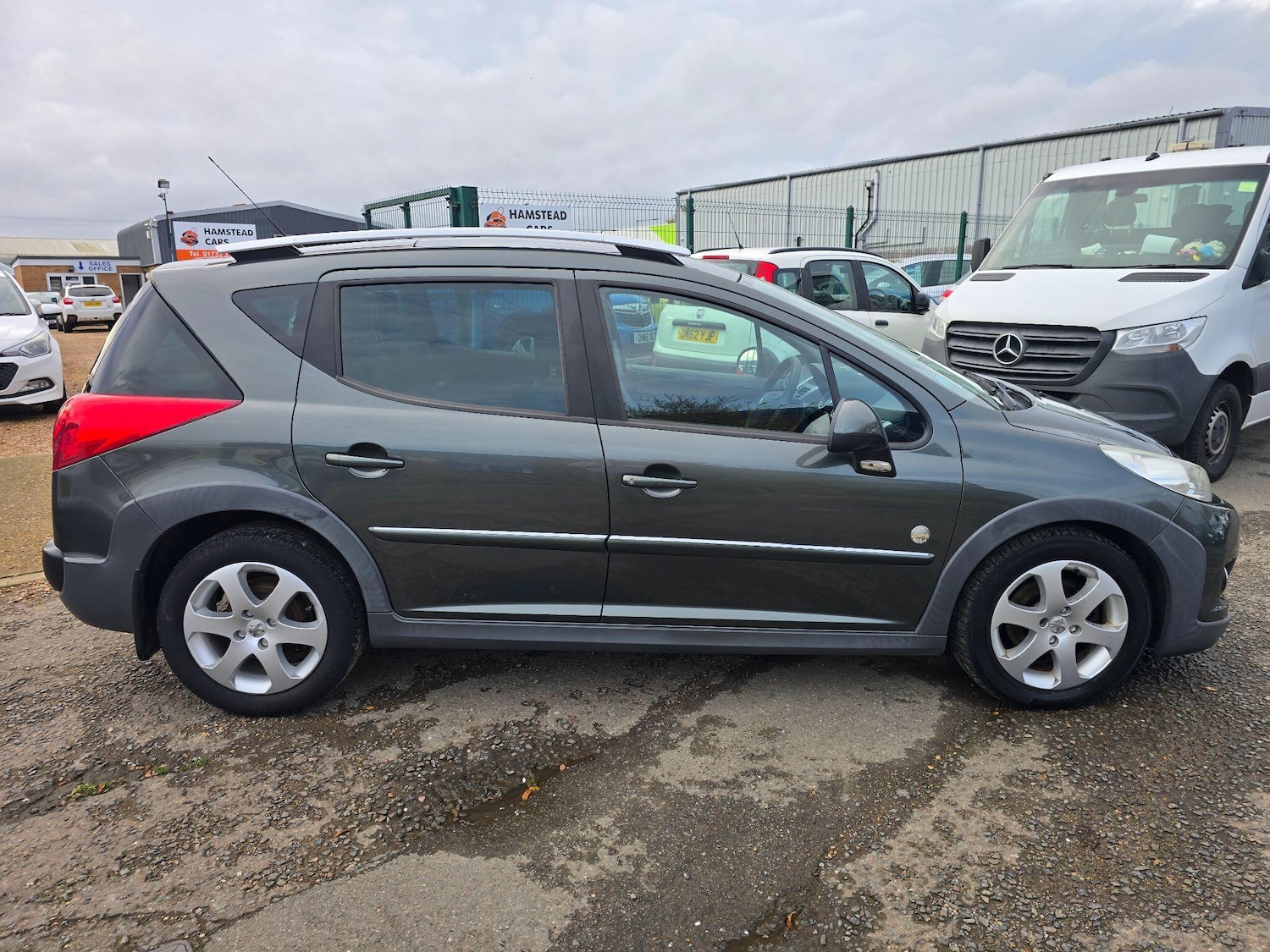 Used Peugeot 207 2011 for sale - 76703662: Photo 2