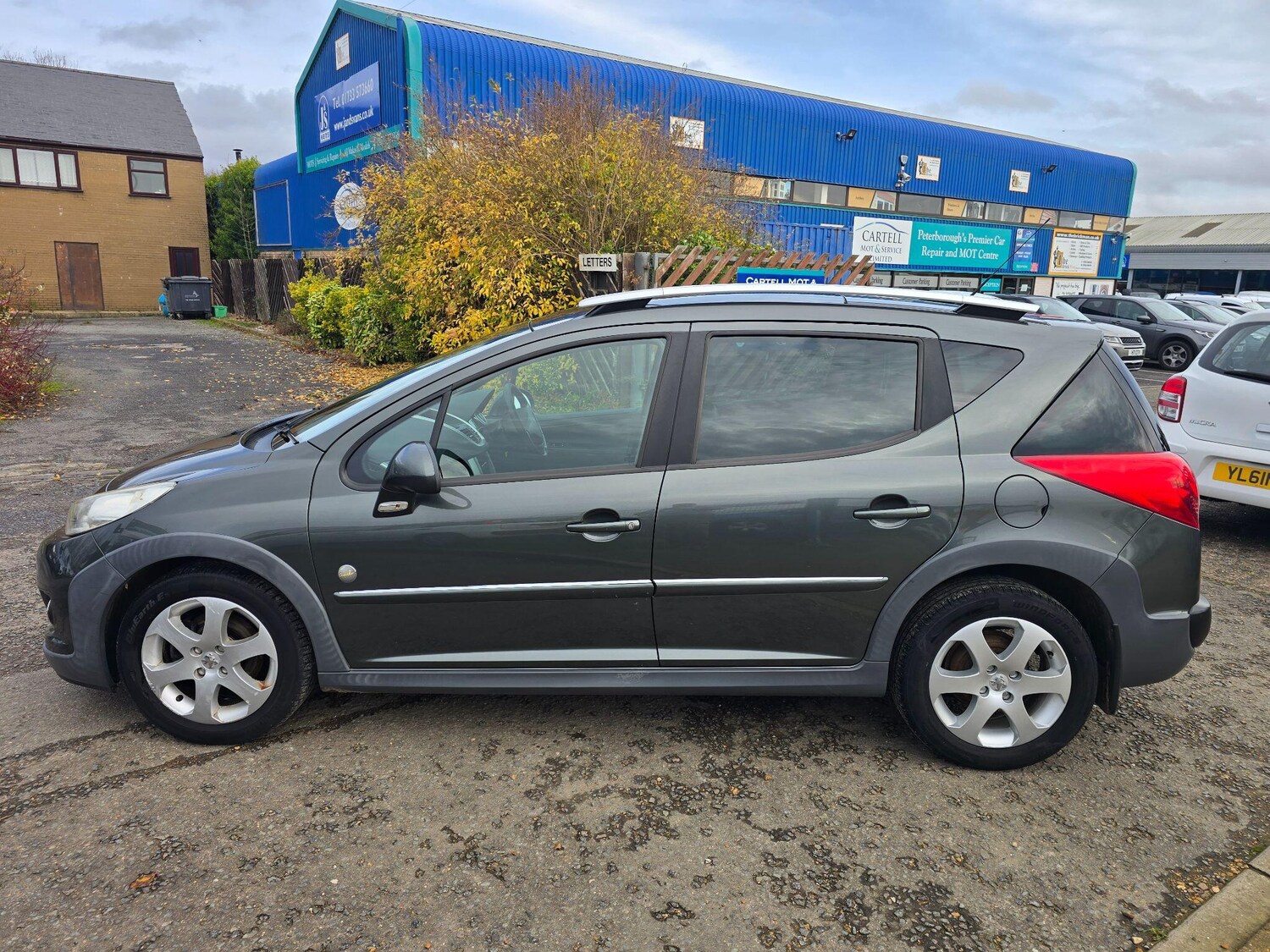 Used Peugeot 207 2011 for sale - 76703662: Photo 6