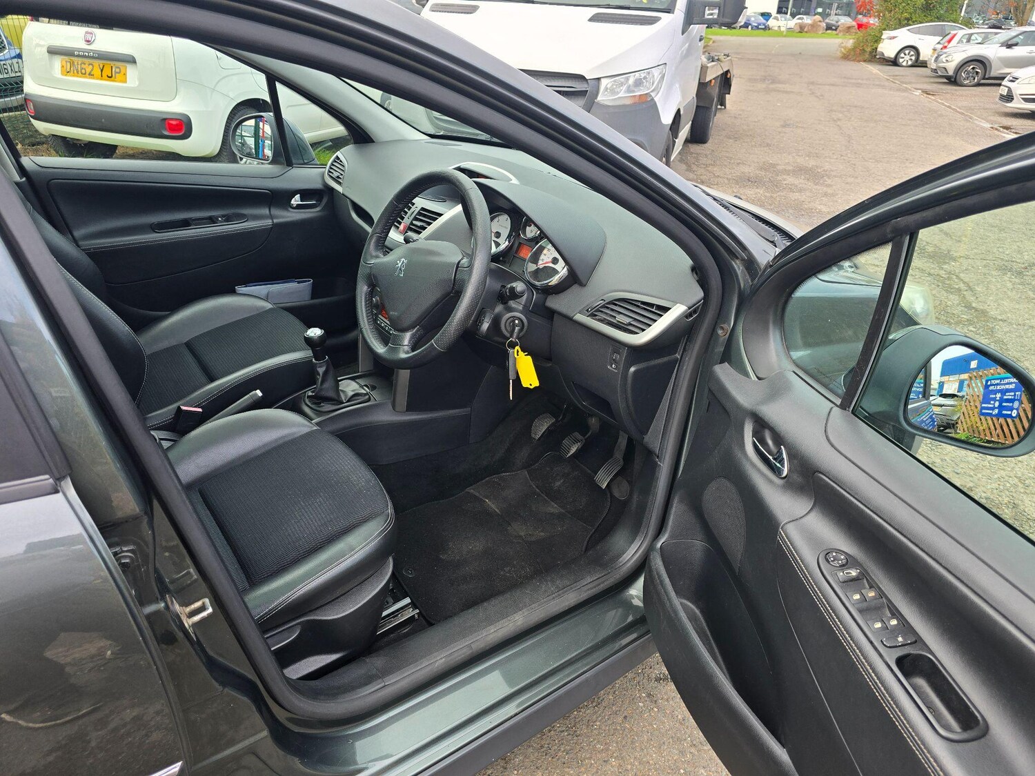 Used Peugeot 207 2011 for sale - 76703662: Photo 9