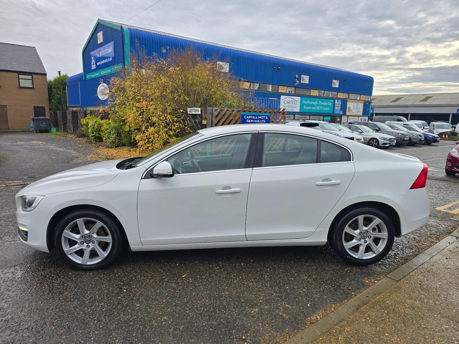 Used Volvo S60 2014 for sale - 76703710: Photo 6