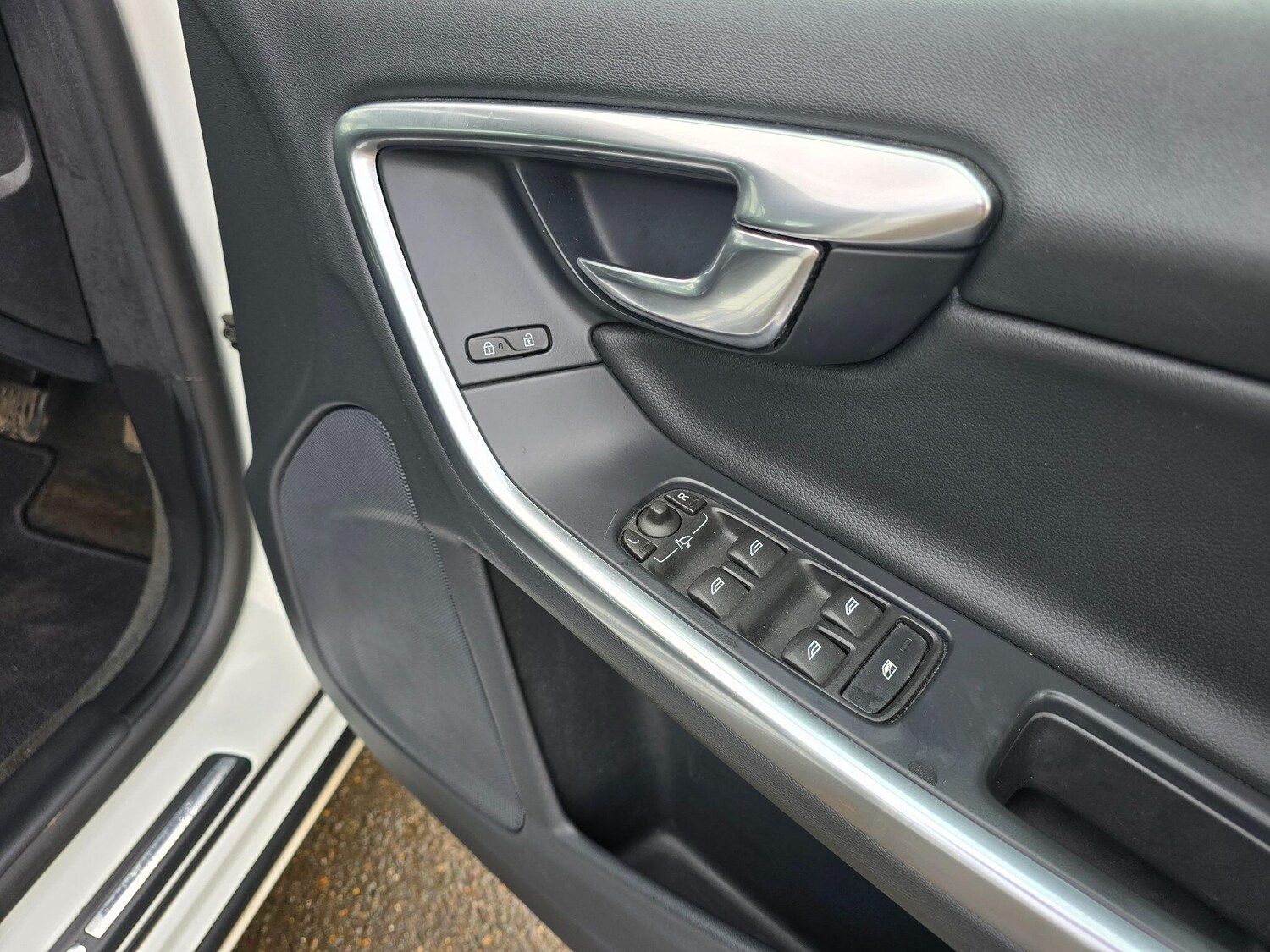 Used Volvo S60 2014 for sale - 76703710: Photo 9