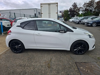 Used Peugeot 208 2017 for sale - 78622680: Photo