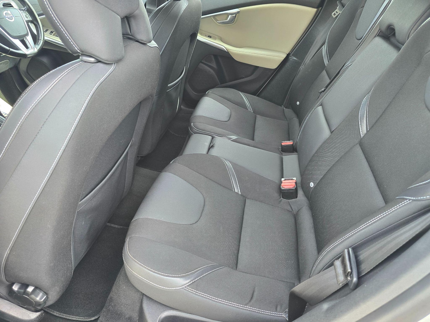 Used Volvo V40 2013 for sale - 78205216: Photo 14