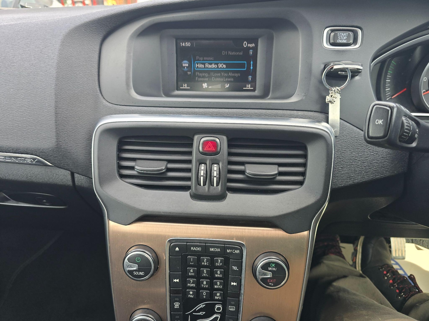 Used Volvo V40 2013 for sale - 78205216: Photo 17