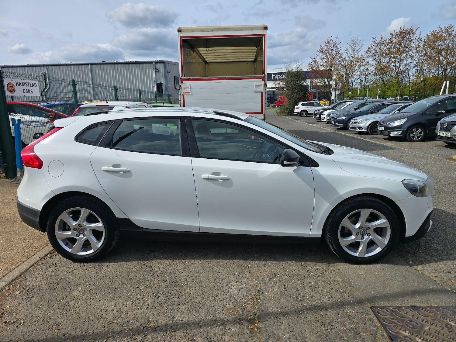 Used Volvo V40 2013 for sale - 78205216: Photo 2