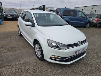 Used Volkswagen Polo 2015 for sale - 79565694: Photo