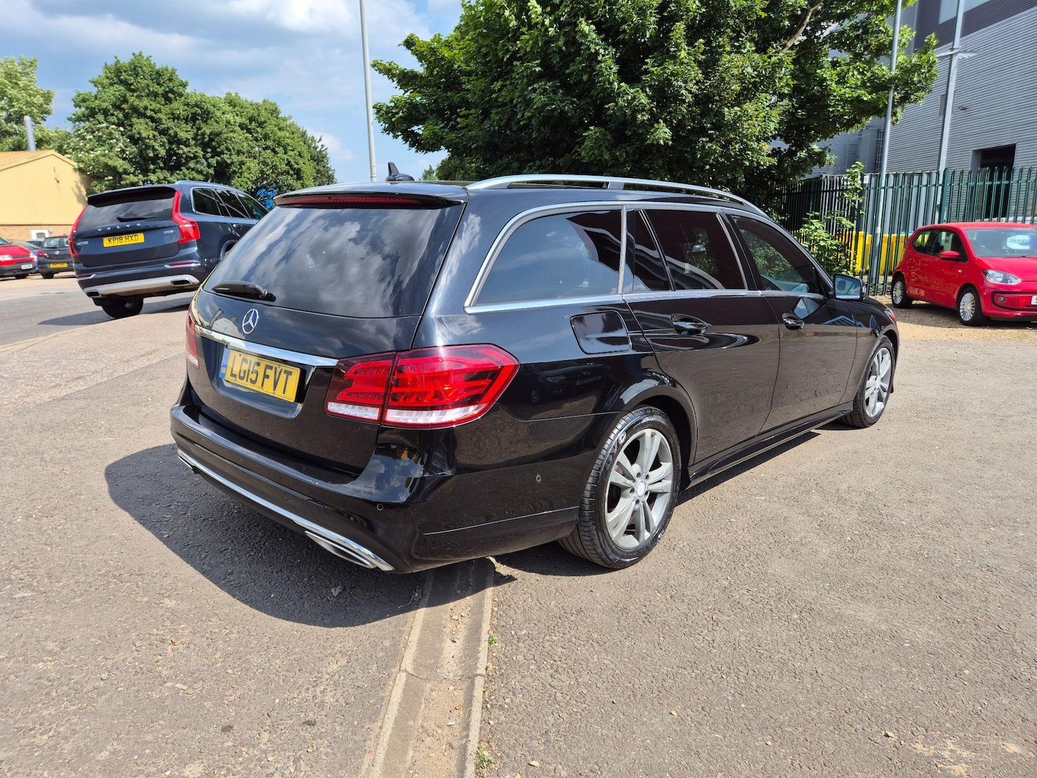 Used Mercedes-Benz E Class 2015 for sale - 77230431: Photo 3