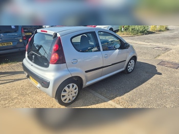 Used Peugeot 107 2013 for sale - 79213102: Photo