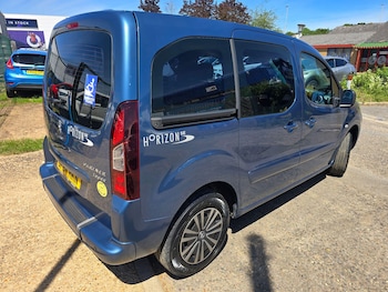 Used Peugeot Partner Tepee 2015 for sale - 78999544: Photo