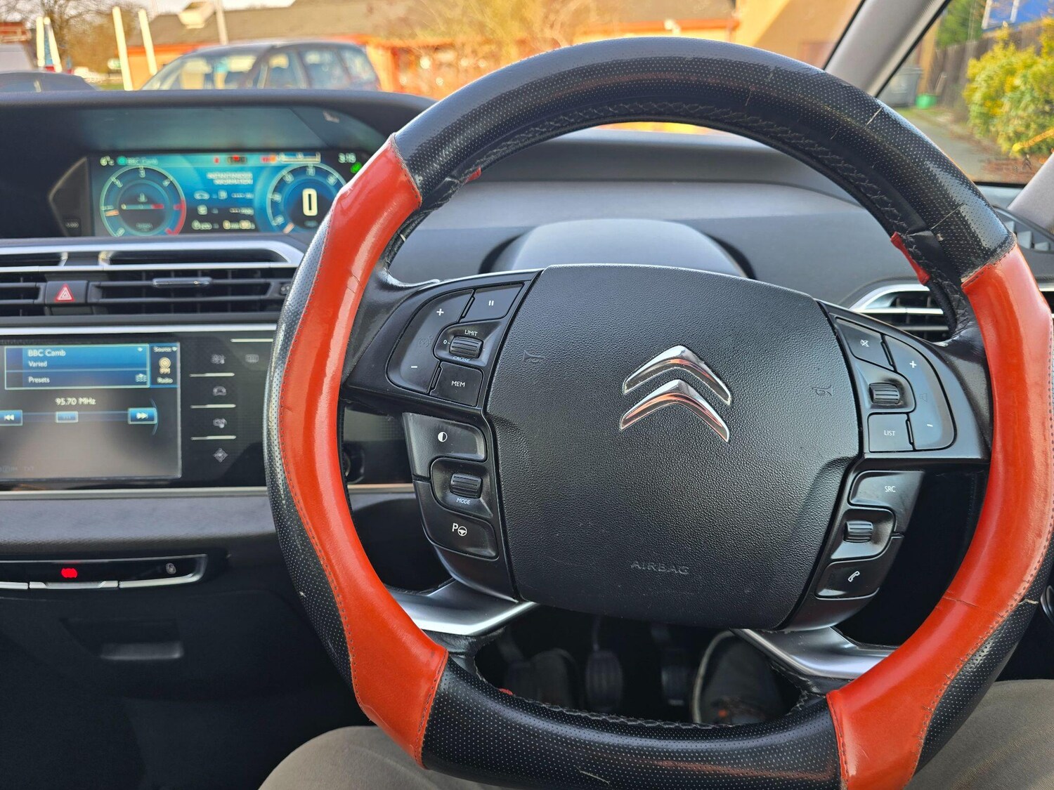 Used Citroen C4 Picasso 2014 for sale - 76714365: Photo 23