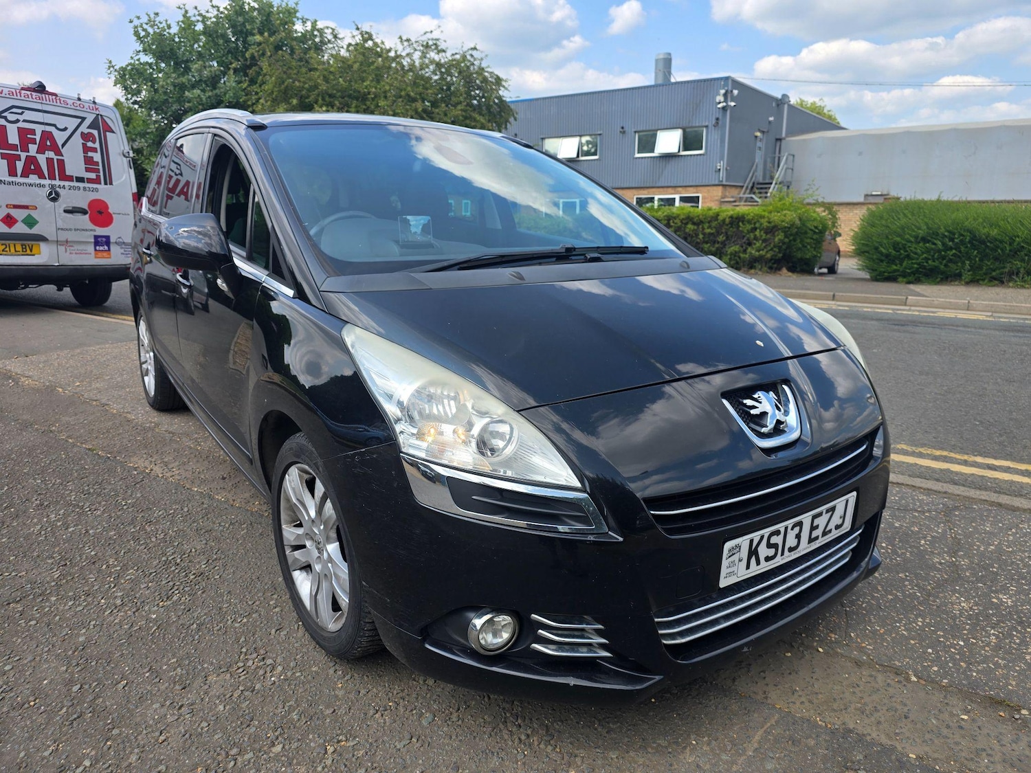 Used Peugeot 5008 2013 for sale - 76703708: Photo 1