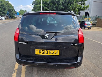 Used Peugeot 5008 2013 for sale - 76703708: Photo