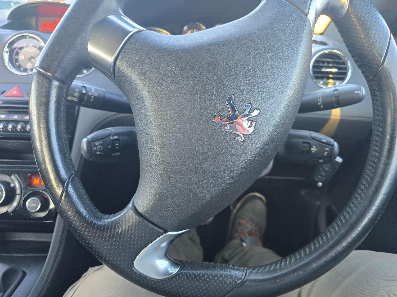 Used Peugeot RCZ 2010 for sale - 77468693: Photo 19