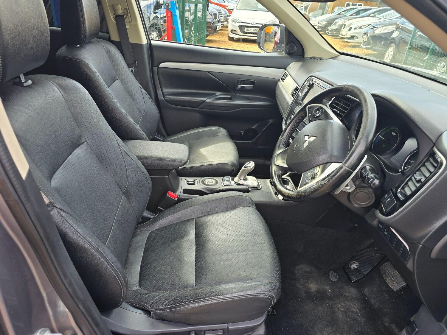 Used Mitsubishi Outlander 2015 for sale - 76703665: Photo 10