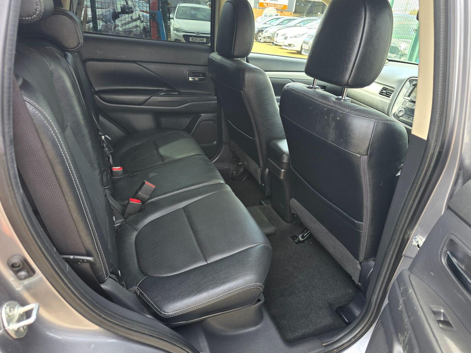 Used Mitsubishi Outlander 2015 for sale - 76703665: Photo 12