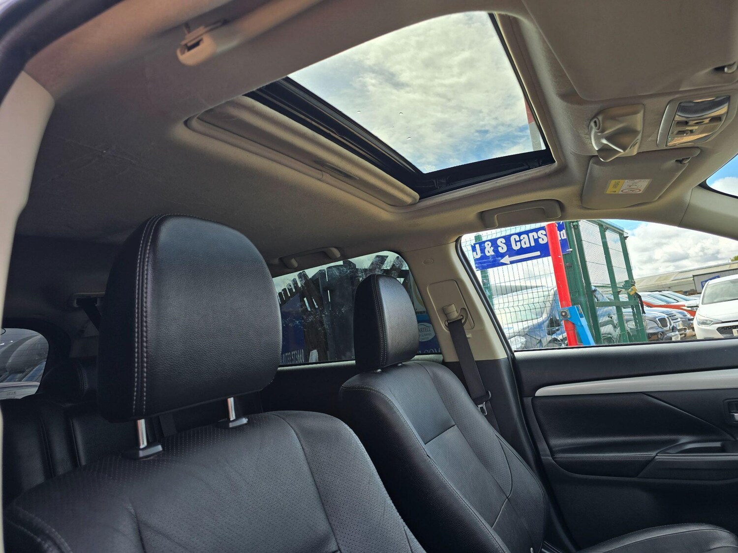 Used Mitsubishi Outlander 2015 for sale - 76703665: Photo 16