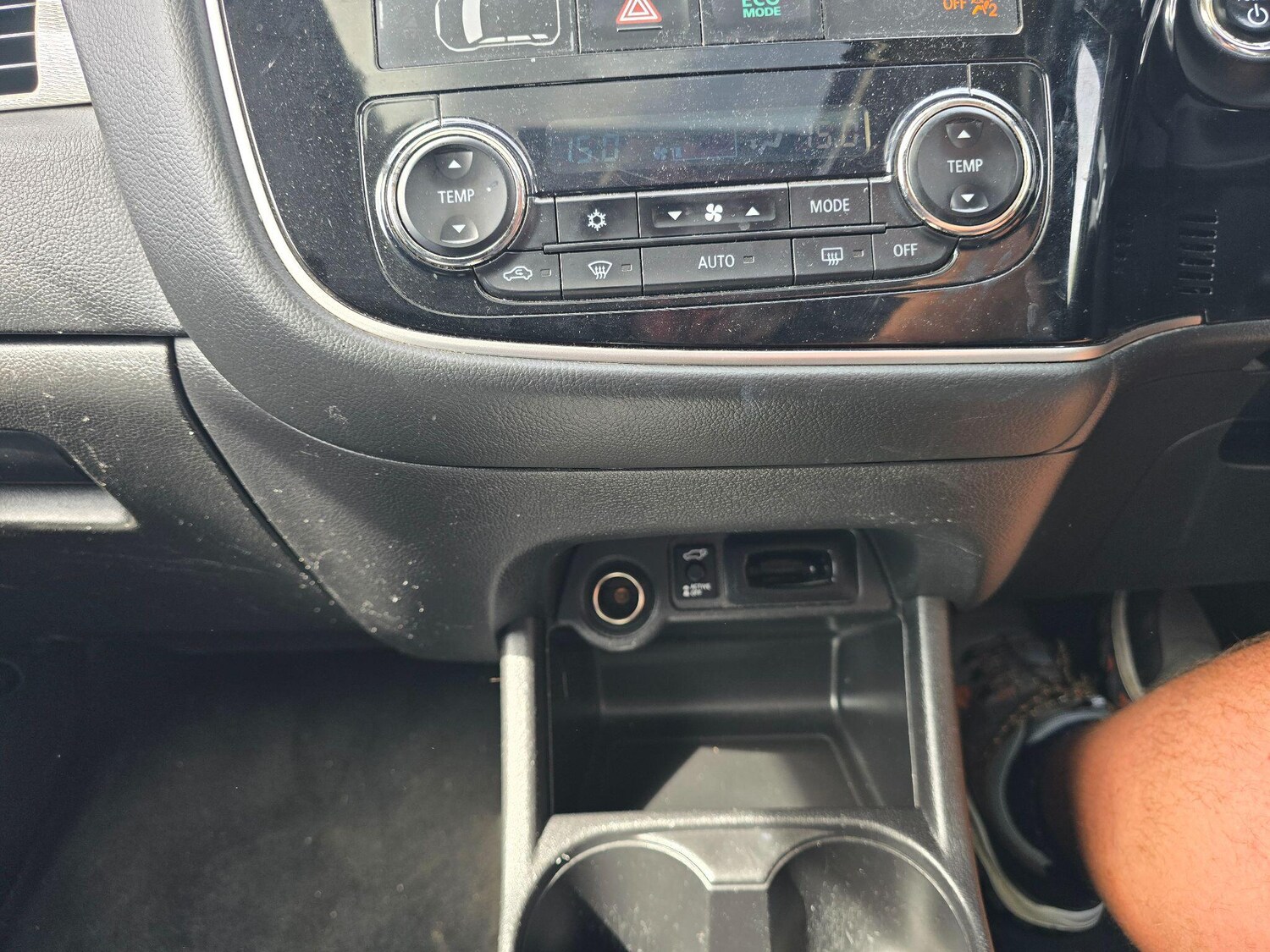 Used Mitsubishi Outlander 2015 for sale - 76703665: Photo 18