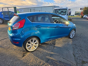 Used Ford Fiesta 2015 for sale - 76703687: Photo