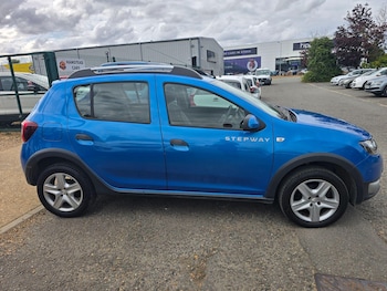 Used Dacia Sandero Stepway 2014 for sale - 79600946: Photo