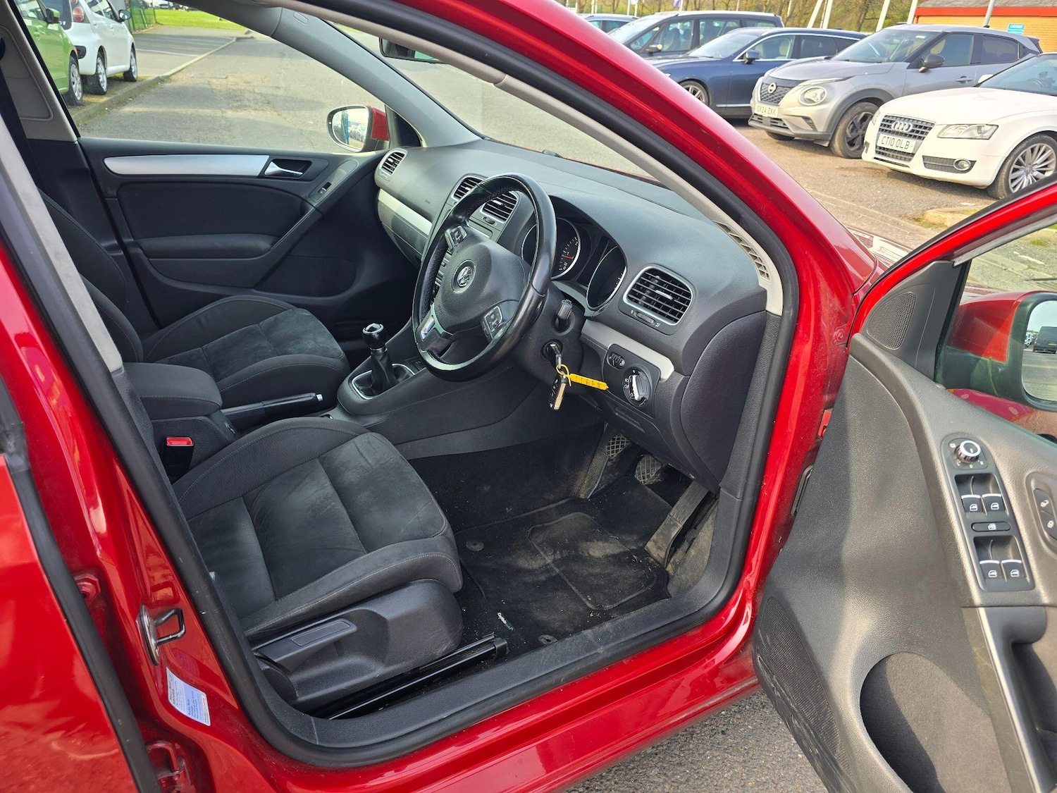 Used Volkswagen Golf 2010 for sale - 77970687: Photo 9