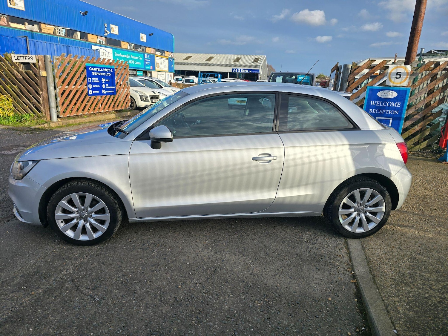 Used Audi A1 2011 for sale - 77883324: Photo 6