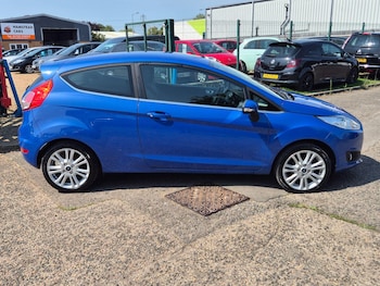 Used Ford Fiesta 2013 for sale - 76703705: Photo