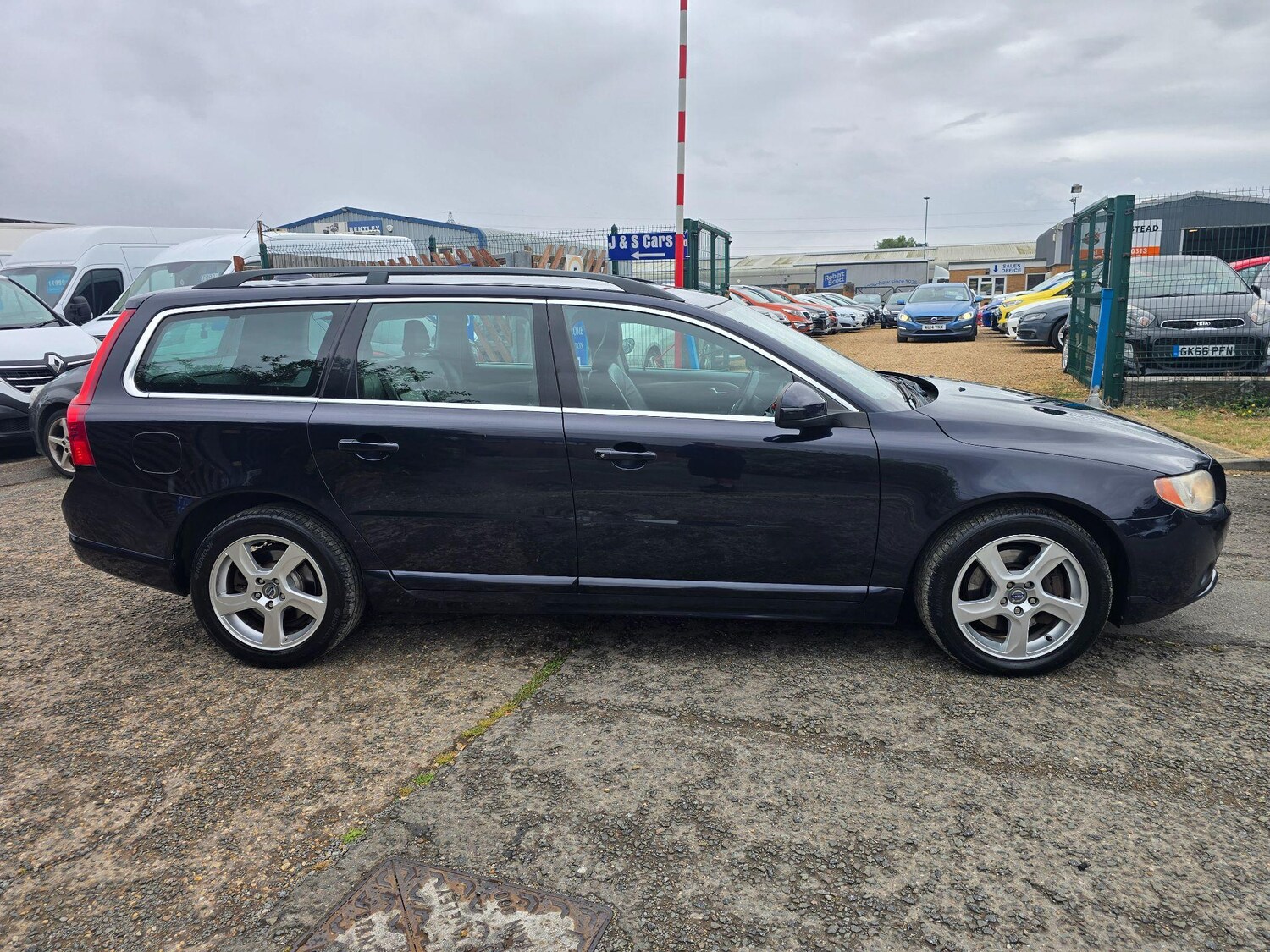 Used Volvo V70 2011 for sale - 76703701: Photo 2