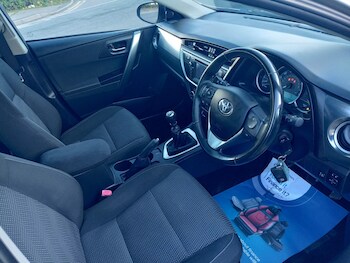 Used Toyota Auris 2014 for sale - 76703713: Photo