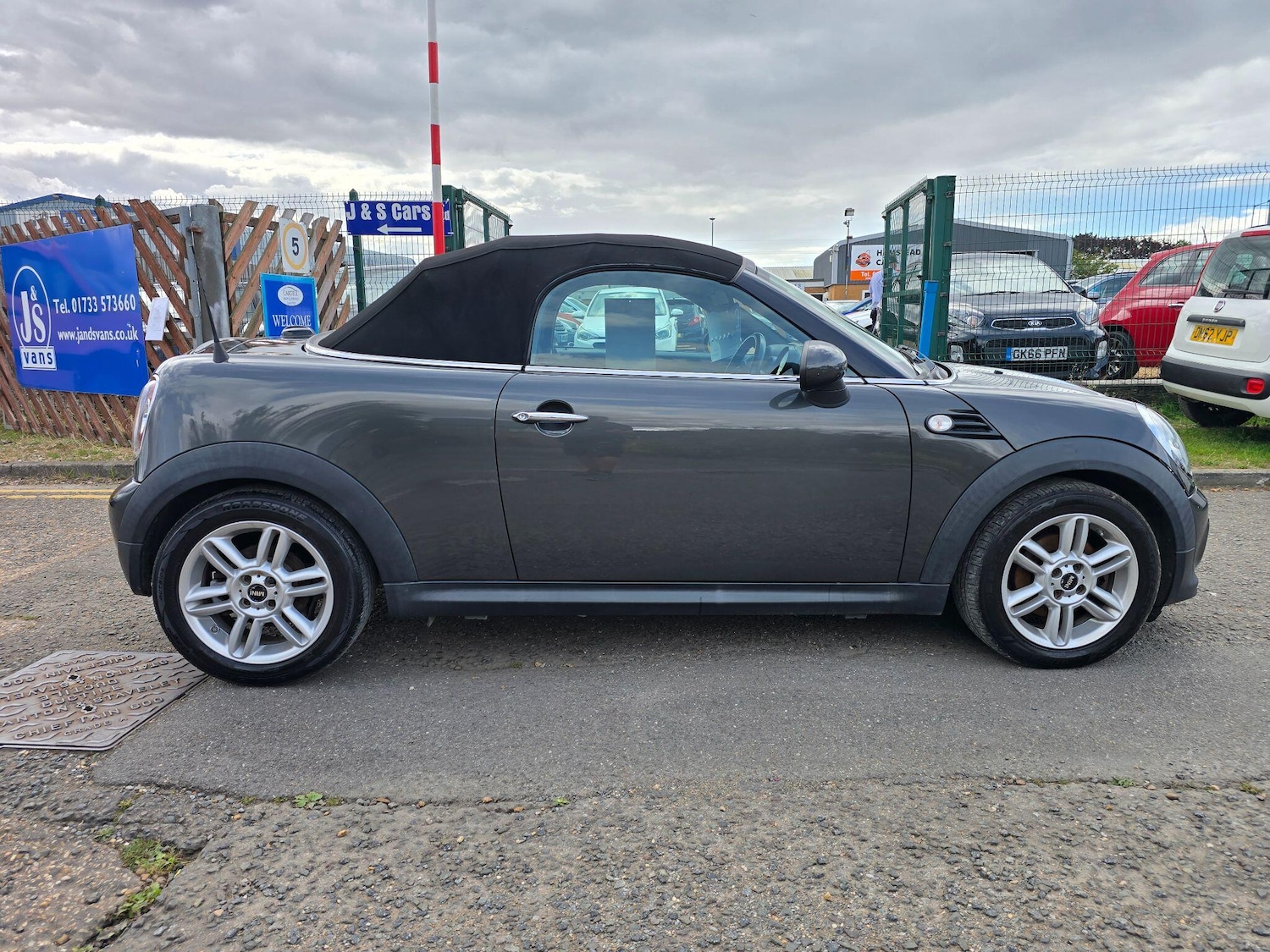 Used MINI Roadster 2014 for sale - 77993293: Photo 2