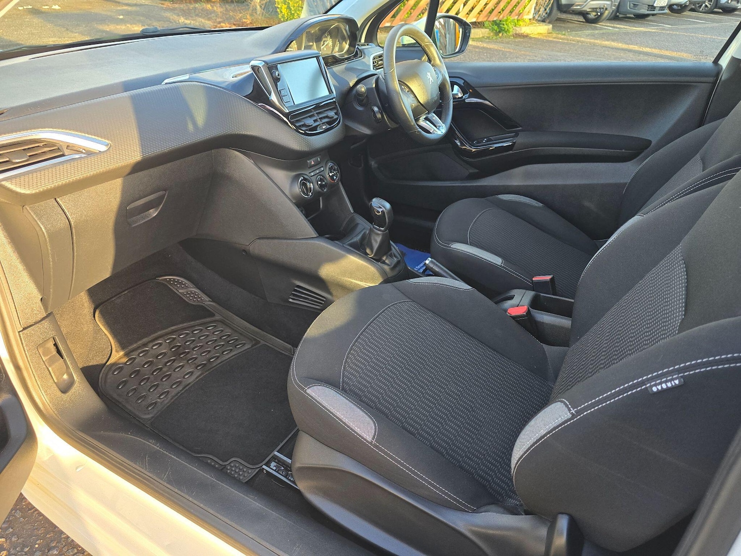 Used Peugeot 208 2016 for sale - 77174680: Photo 14