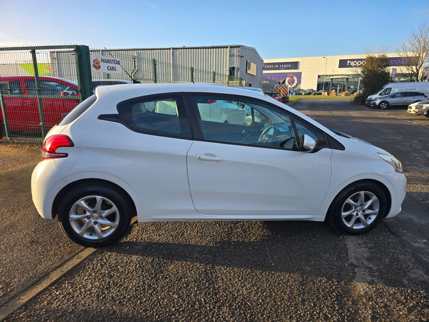 Used Peugeot 208 2016 for sale - 77174680: Photo 2