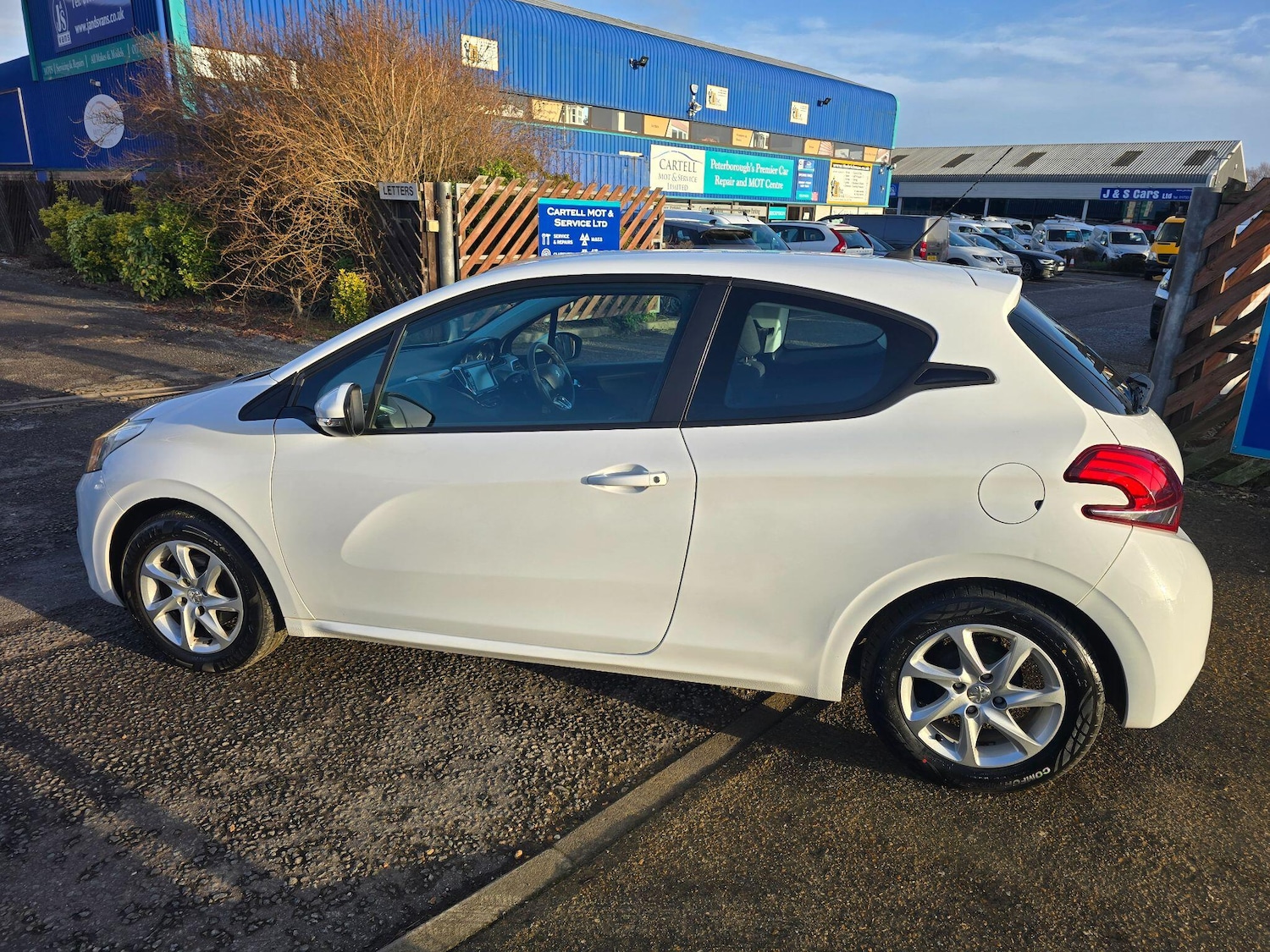 Used Peugeot 208 2016 for sale - 77174680: Photo 6