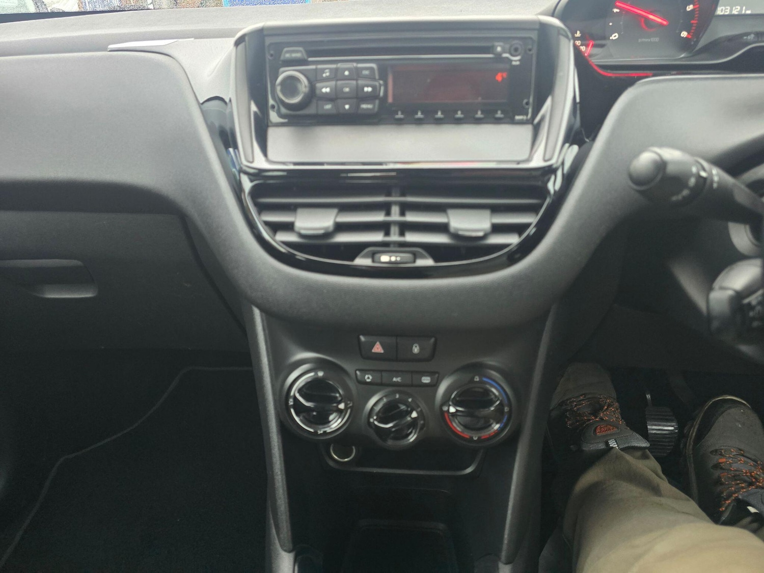 Used Peugeot 208 2012 for sale - 77441246: Photo 17