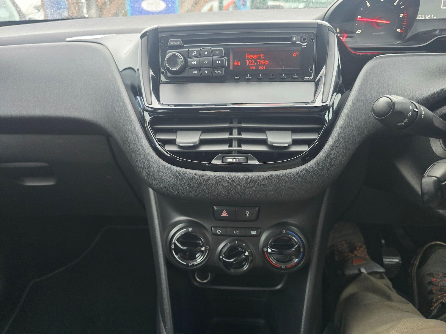 Used Peugeot 208 2012 for sale - 77441246: Photo 18