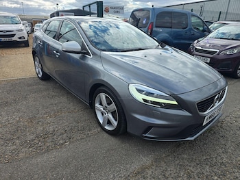Used Volvo V40 2016 for sale - 79464138: Photo